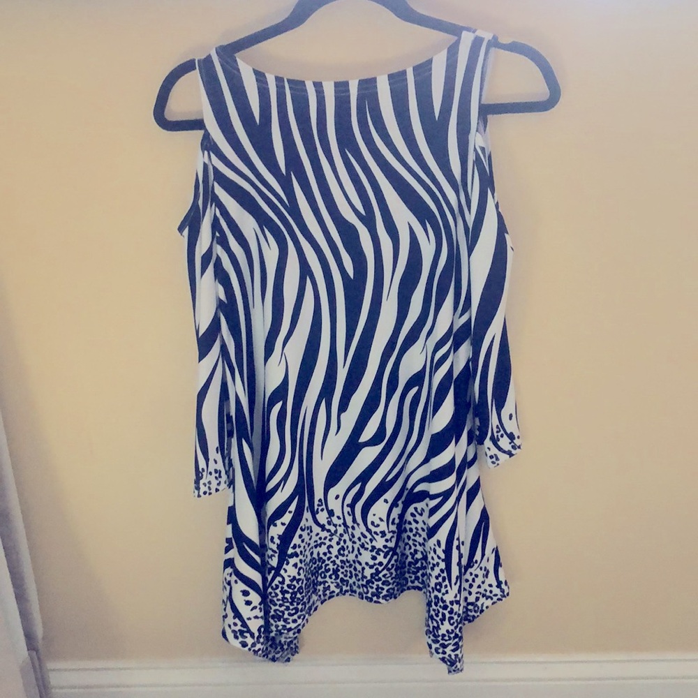 Cold shoulder top - Picture 3 of 4